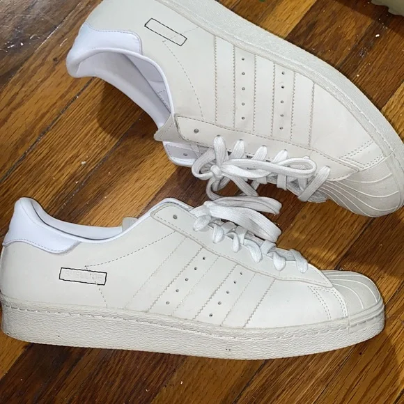 Used - Picture 2 of 7